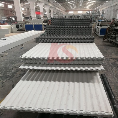 Carreaux de toiture simples couverts de couleurs à longue portée en PVC en plastique ondulé