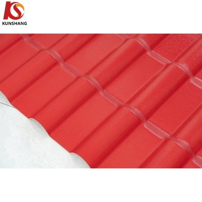 Forme carrée Carreaux de toiture en résine synthétique Finition de revêtement durable pour entrepôt 10 ans Couleur durable Service OEM Support OEM
