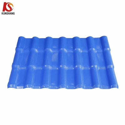 Quantité de chargement 4500-6000m2 par conteneur Carreaux de toiture en résine synthétique pour feuille de toiture en PVC/UPVC en plastique résistant aux intempéries