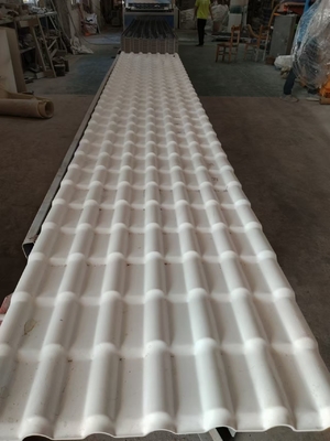4500-6000m2 par conteneur Quantité de chargement ASA Matériau tôle de toiture en UPVC Rome Style espagnol PVC Carreaux de toiture pour maison