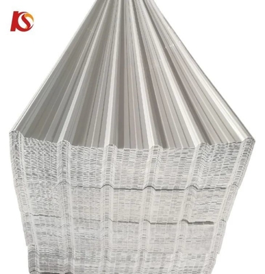 Matériau de construction Carreaux de toiture en UPVC de 1,5 à 3,0 mm d'épaisseur avec isolation thermique et anticorrosion