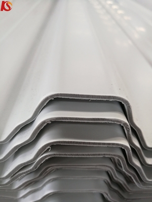 1070mm Carreaux de toit en plastique avec taille de l'emballage 35.00cm * 30.00cm * 15.00cm en noir