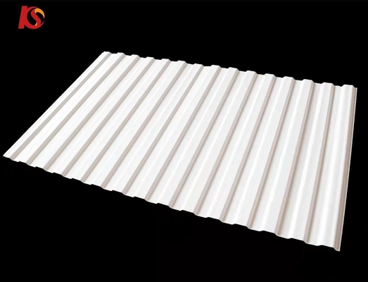 Matériaux de construction largement utilisés Matériaux de construction populaires imperméables à l'eau, ignifuges, anti-corrosifs La feuille de toit en PVC avec OEM 1130mmx11800mm