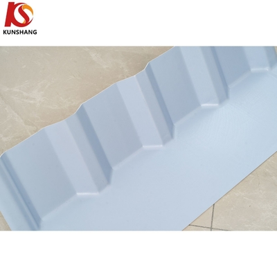Carreaux de toiture en PVC de couleur à vie pour les besoins personnalisés et les tailles de 900 mm-1360 mm