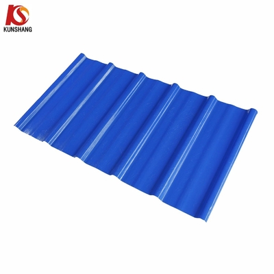 Carreaux de toiture en PVC ondulé ignifuge à 3 couches pour entrepôts Carreaux de toiture en UPVC imperméables à l'eau Épaisseur 1,2-3,0 mm
