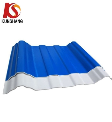 Des feuilles de toiture ondulées en UPVC écologiques de différentes couleurs et tailles 900 mm-1360 mm pour des solutions de toiture durables