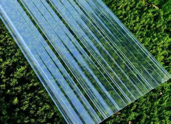 Panneau de toiture en fibre de verre translucide personnalisé Carreaux de tôle de toiture en FRP transparents en 35.00cm * 30.00cm * 15.00cm Taille du paquet