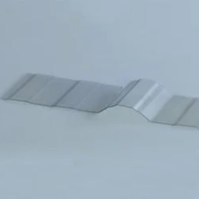 Faisceau de toiture en polycarbonate hautement brillant pour toiture ondulée 720 mm Largeur et conception écologique Densité 1,2 G/m3