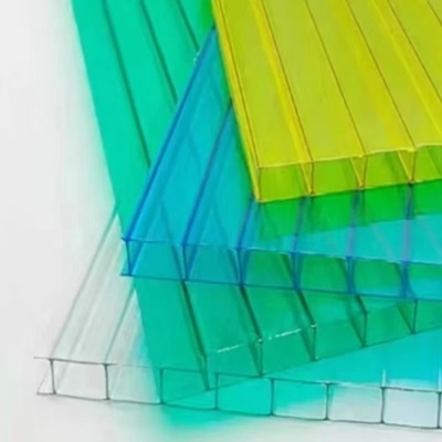 Rétractable à la flamme Brun écologique résistant à la pluie PC Panneaux en polycarbonate de serre en feuille creuse de classe B1