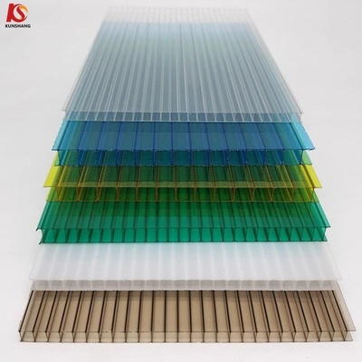 Carreaux extérieurs lisses Kunshang Panneau solaire en plastique PC feuille de miel Polycarbonate creux feuille de toit pour serres