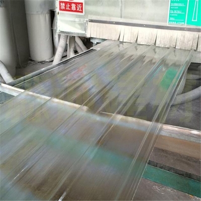 Carreaux de toiture en FRP pour murs de séparation industriels avec différentes options d'épaisseur et une largeur de 720-1130 mm