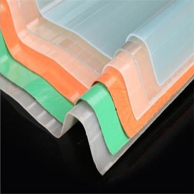 Protégé contre les UV, des carreaux de tôle de toiture en FRP transparents ondulés légers pour des applications personnalisées