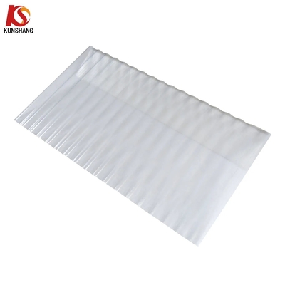 Bonne résistance à la corrosion Panneaux de toiture en fibres de verre FRP Largeur de la feuille de toiture en FRP 720-1130 mm pour l'industrie et le commerce