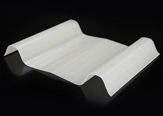 35.00cm * 30.00cm * 15.00cm Taille du colis FRP Transparent Plaque de toiture en fibre de verre en plastique Facile à installer et à modeler